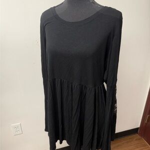 Torrid Black Flowy Tunic Top with Bell Lace Sleeves Size 2